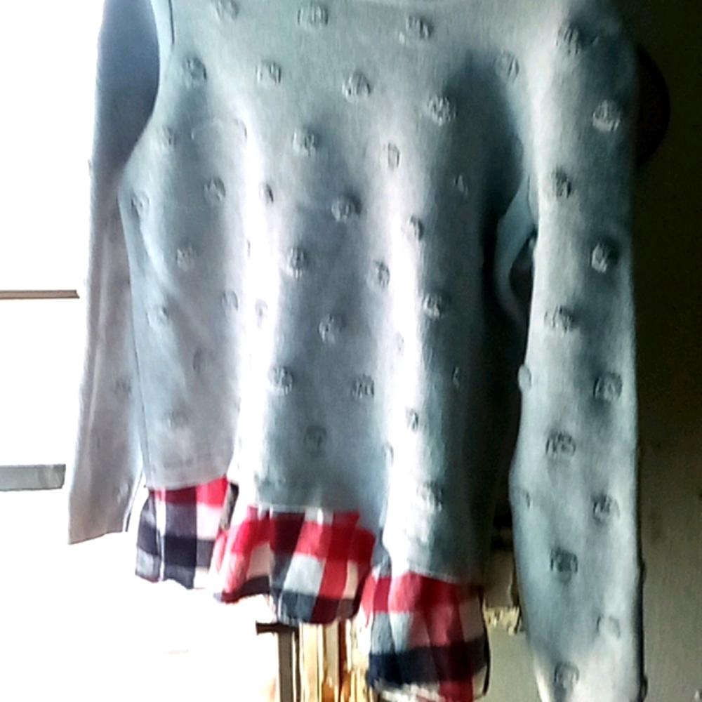 Sweater medium
